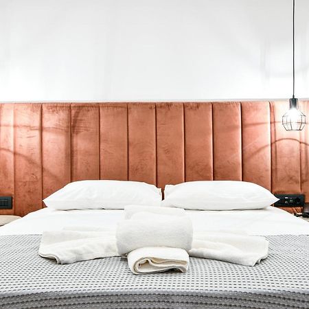 Aeolos Luxury Suites Athen Exterior foto