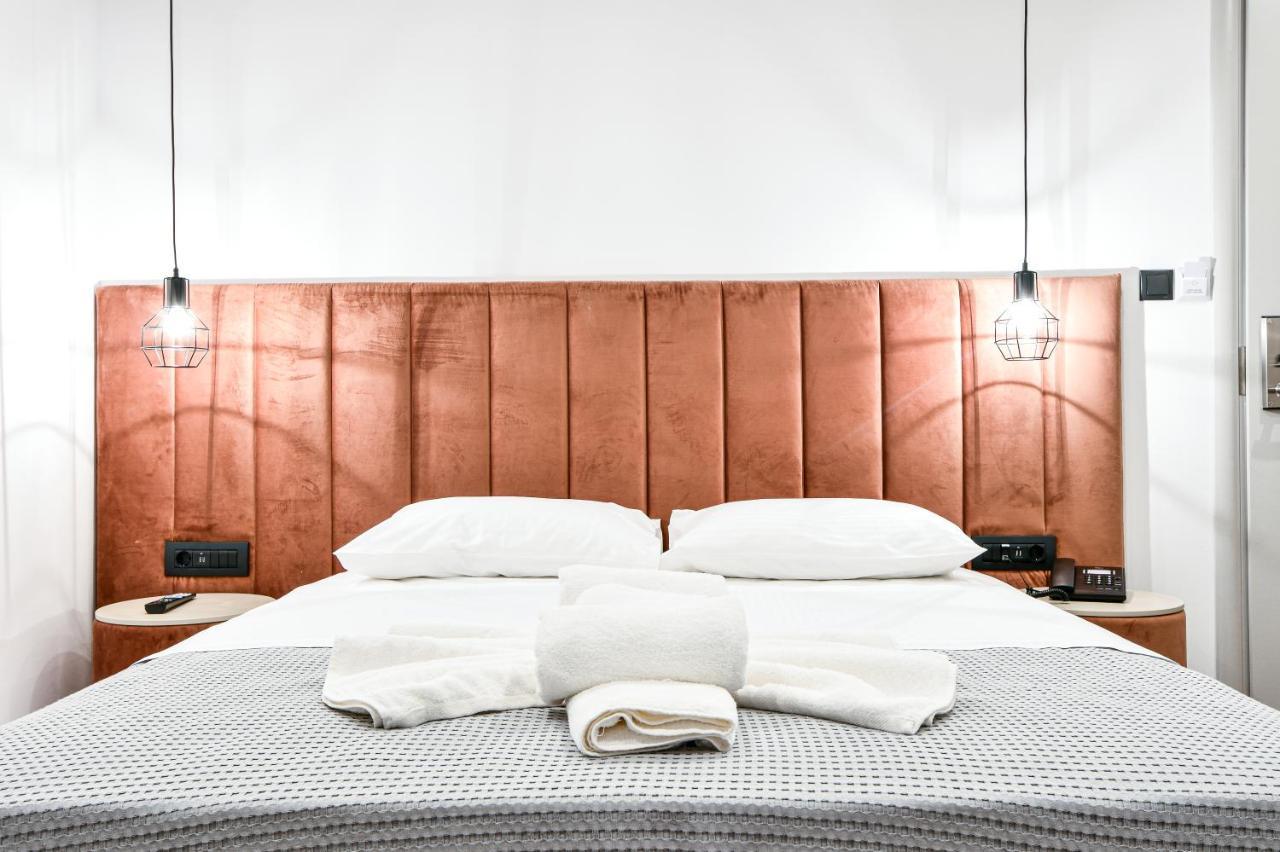 Aeolos Luxury Suites Athen Exterior foto